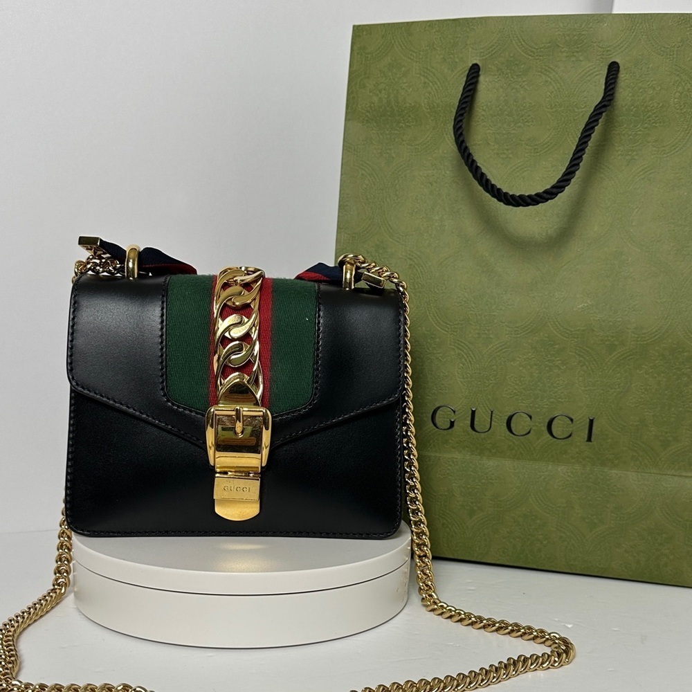💯Authentic Gucci Sylvie small shoulder bag in black leather🍀 - Picture 3 of 15